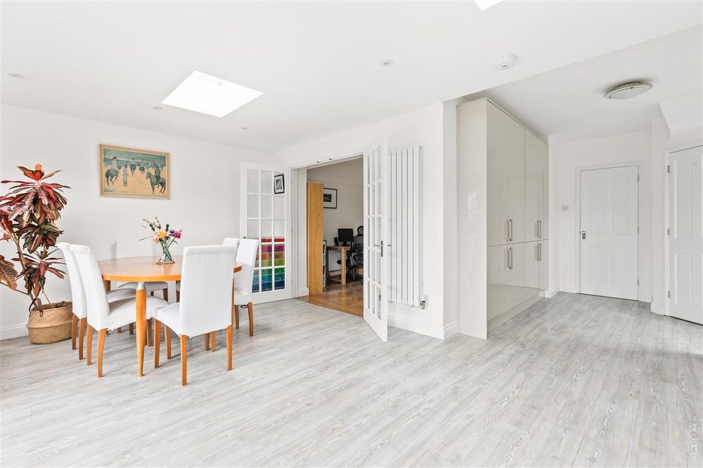 Additional image 6 of 3 bed semi-detached house for saleGrosvenor Road West, Baldock SG7