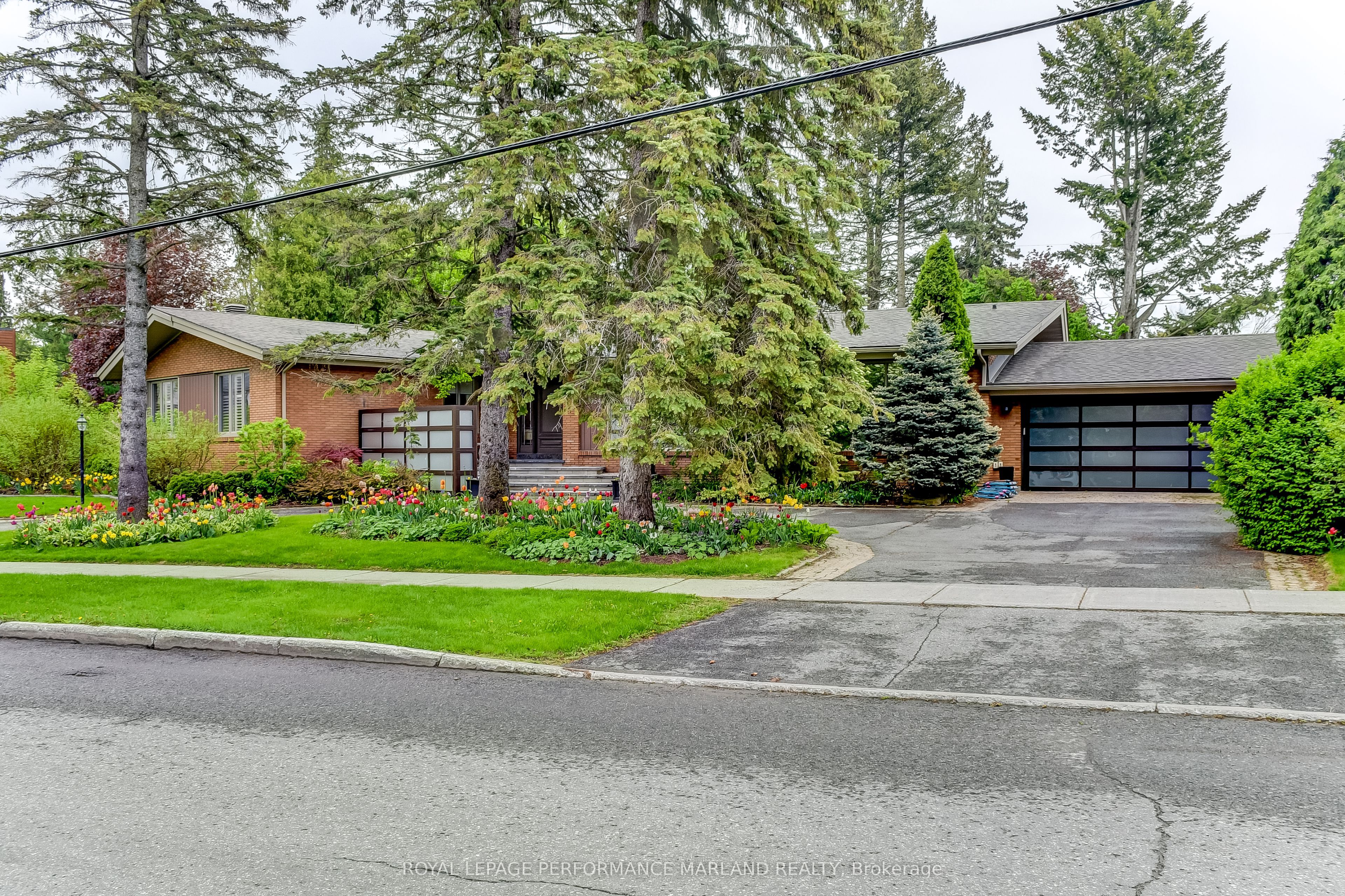 1954 Lenester Avenue, Ottawa, ON, K2A 1J9