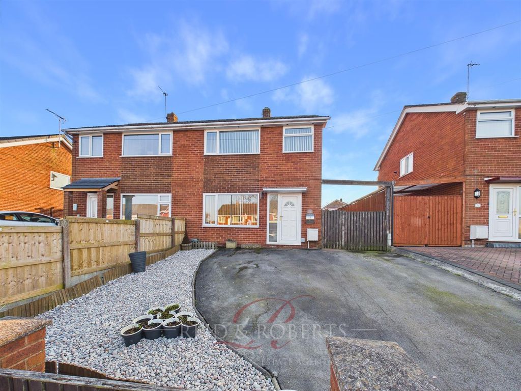 3 bed semi-detached house for saleBryn Awelon, Buckley CH7