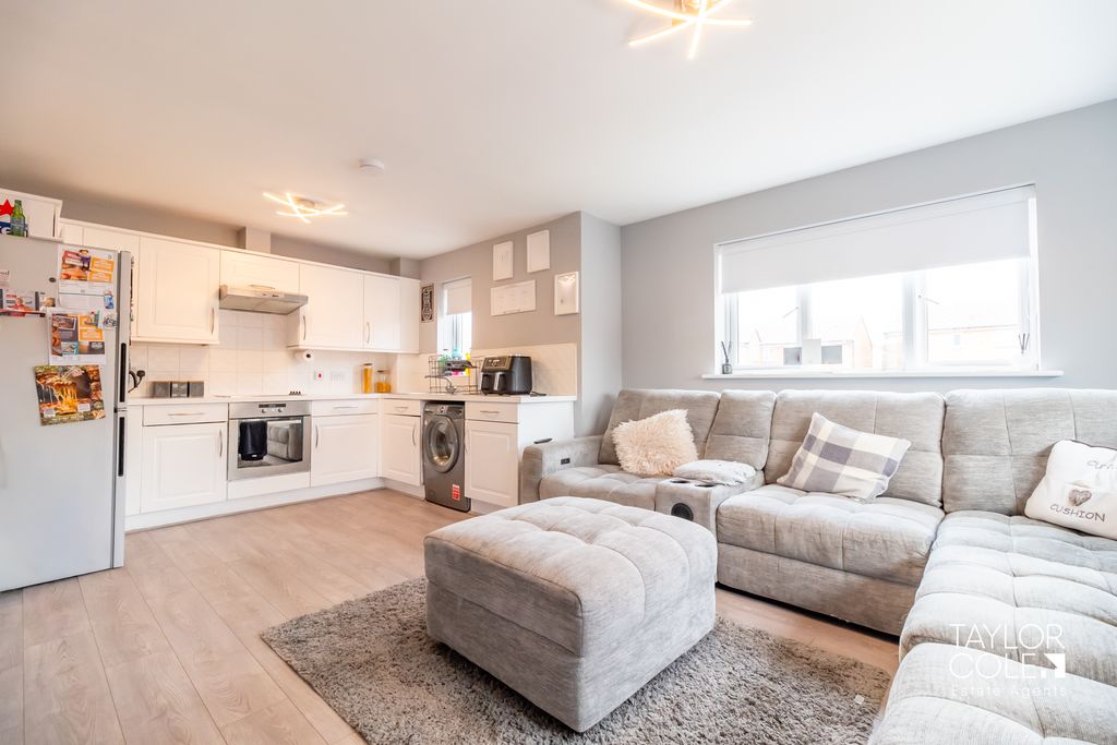 Additional image 4 of 2 bed flat for salePeel Drive, Wilnecote, Tamworth B77