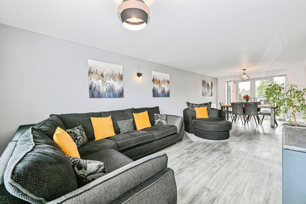 Additional image 2 of 5 bed detached house for saleThe Green, Diseworth, Derby DE74
