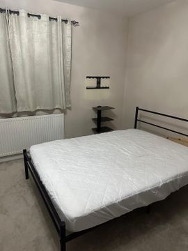Manor Road, Romford RM6, Room to rent