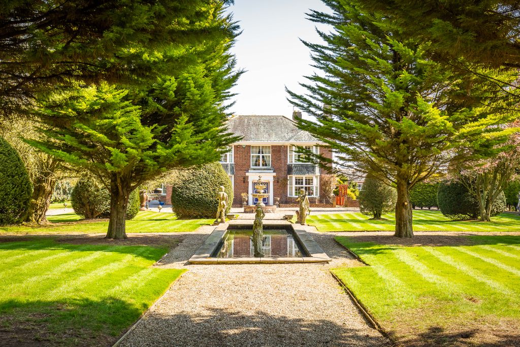 Additional image 3 of 5 bed detached house for saleMaltby House And Lodge, Raithby-Cum-Maltby LN11