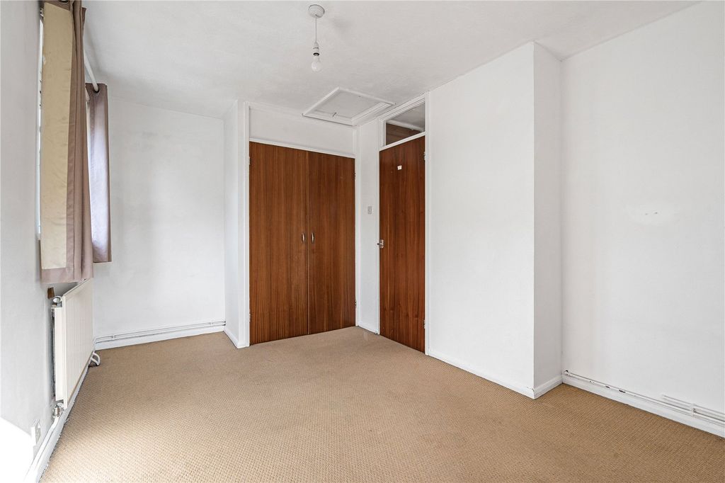 Additional image 11 of 1 bed semi-detached house for saleBitterne Drive, Woking, Surrey GU21