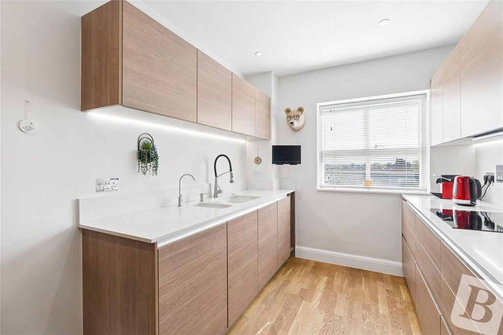 Additional image 14 of 2 bed flat for saleDeyncourt Gardens, Upminster RM14