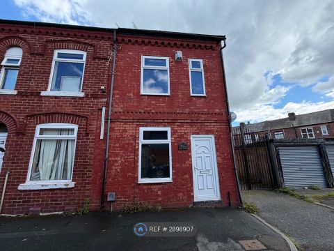 Ivy St, Manchester M40