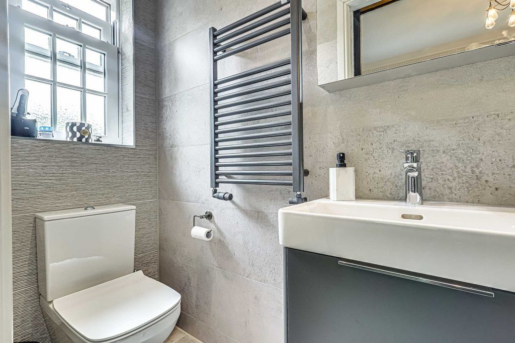 Additional image 37 of 5 bed detached house for saleBenfleet Road, Benfleet SS7