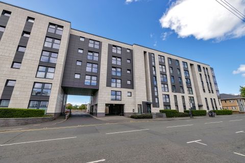 5/3, 102 Minerva Street, Finnieston, Glasgow G3