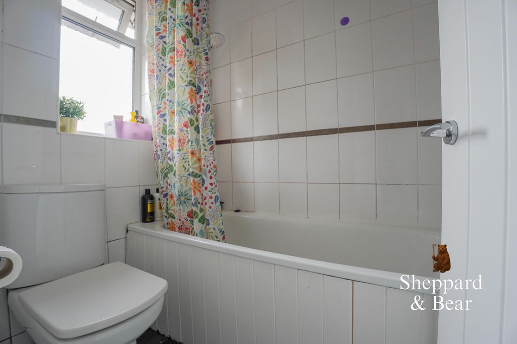 Additional image 3 of 2 bed flat for saleClarendon Road, Penylan, Cardiff CF23