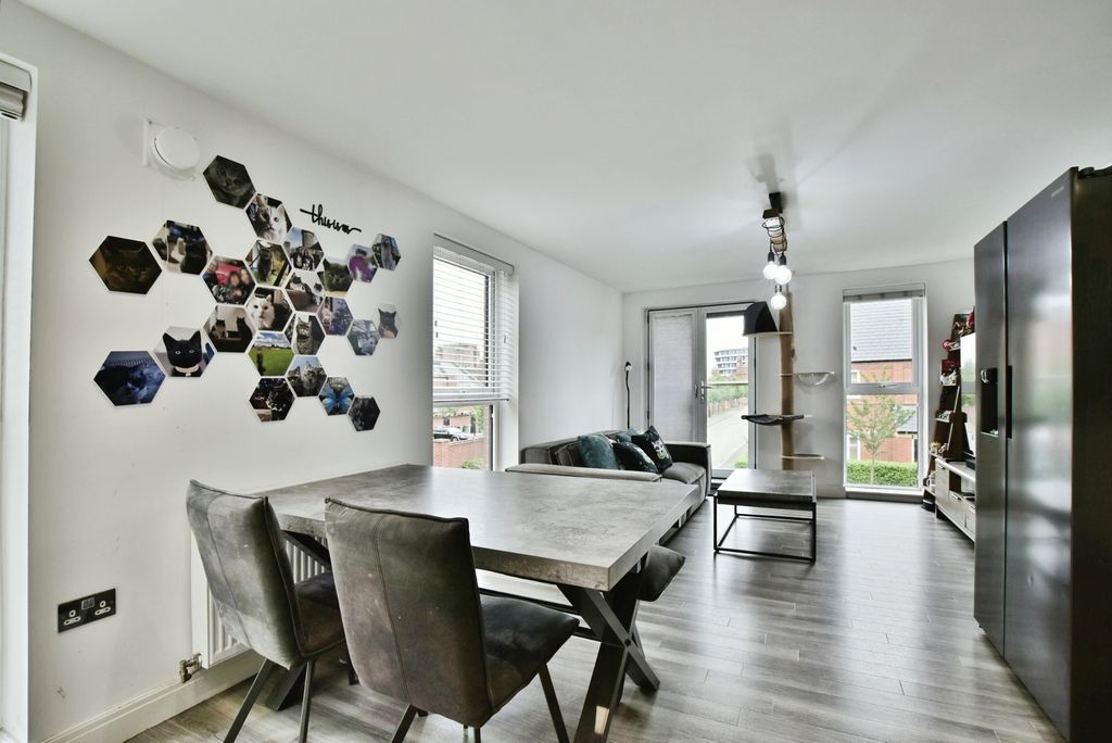 Additional image 19 of 2 bed flat for saleBaskerville Road, Altrincham, Greater Manchester WA14