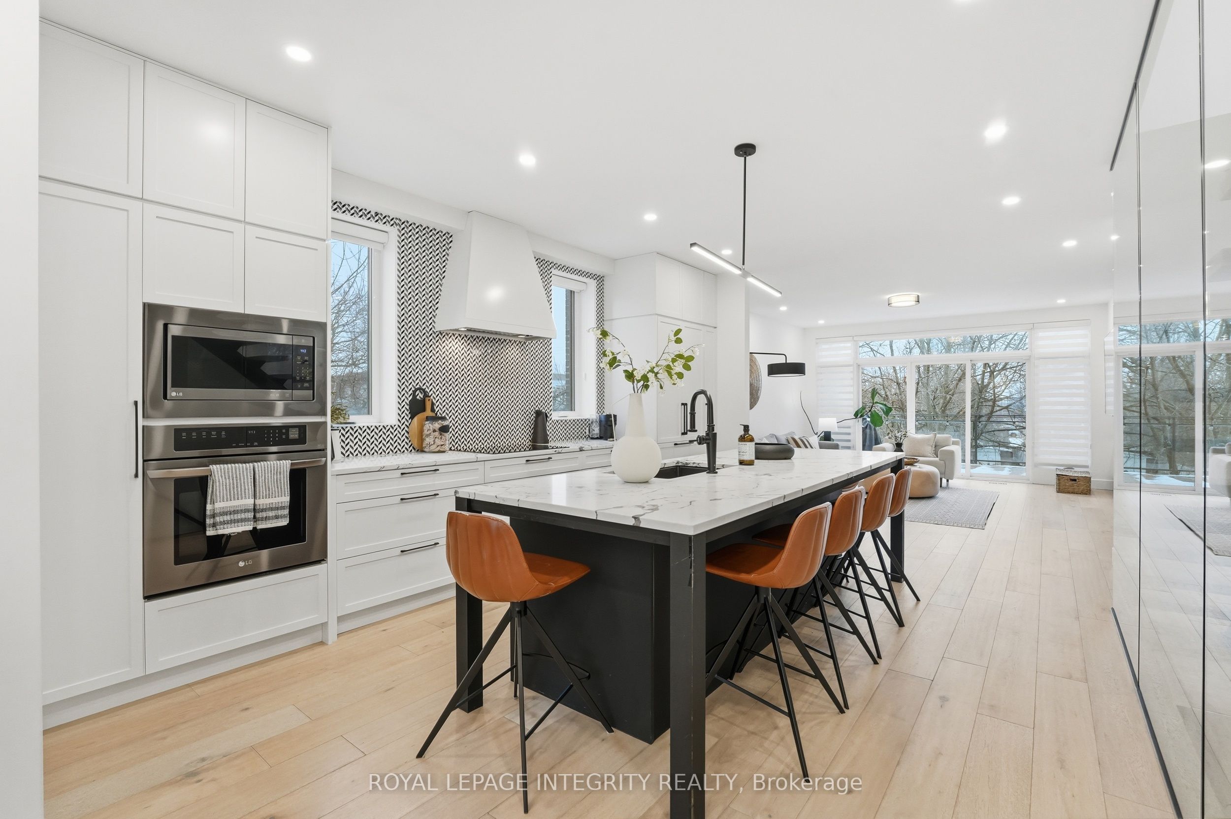 Additional image 2 of 221 Wesley Avenue, Ottawa, ON, K1Z 7A2