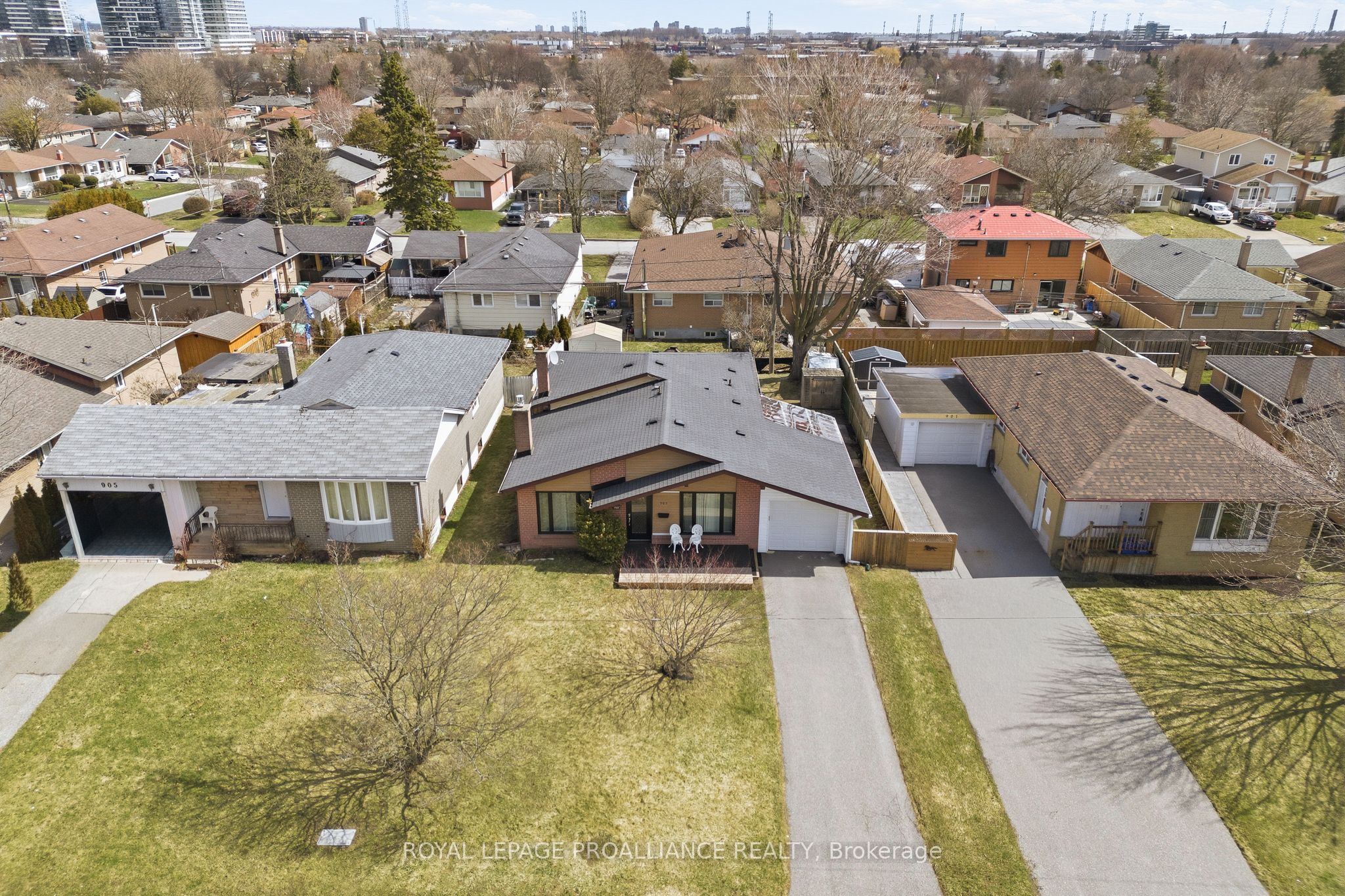 Additional image 3 of 903 Naroch Boulevard, Pickering, ON, L1W 1T1