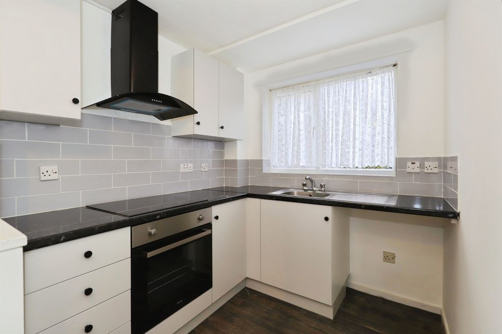 1 bed flat for saleMill Croft, Bilston WV14 photo 3