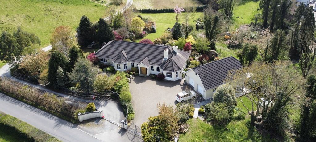 5 bed detached bungalow for saleDrumnaconagher Road, Crossgar BT30 photo 2