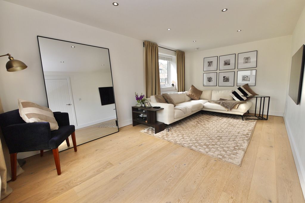 Additional image 3 of 3 bed detached house for saleSwan Road, Lakeside, Bessacarr DN4