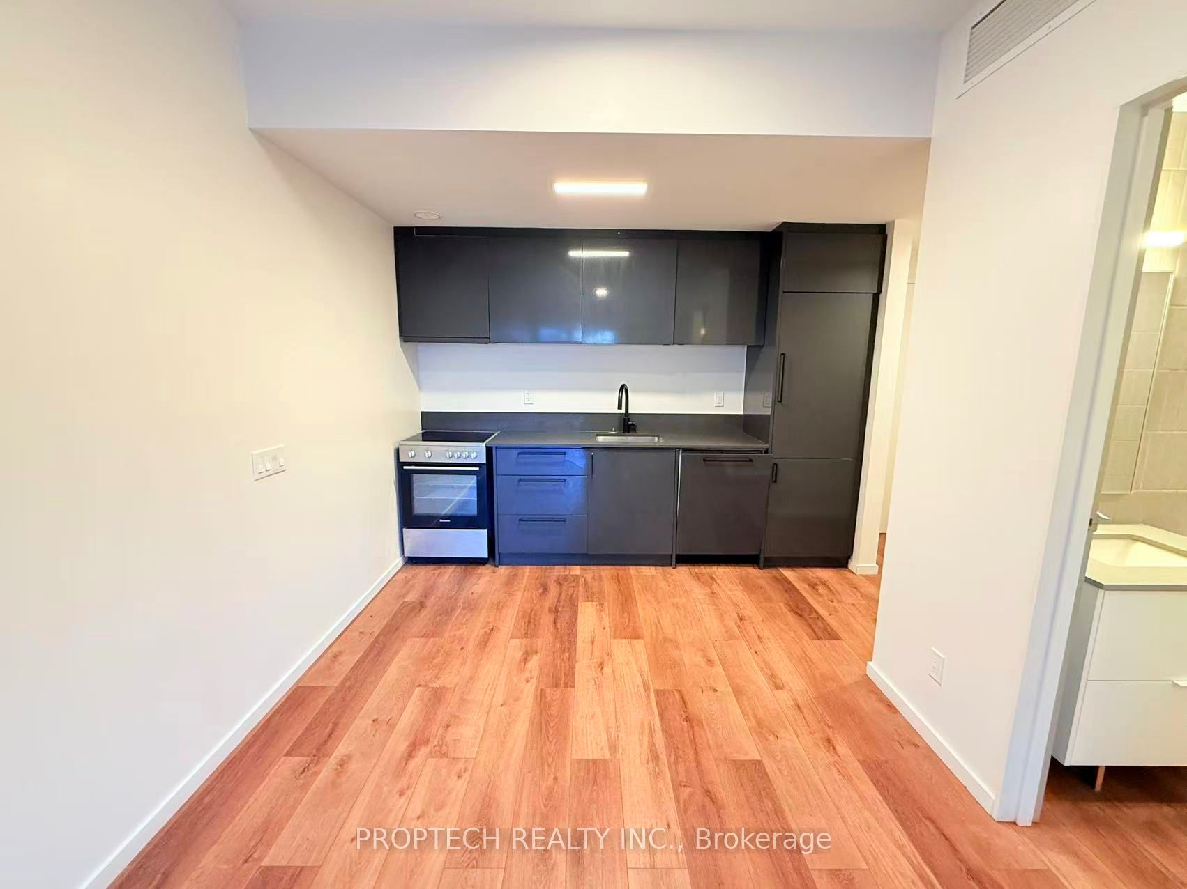 Additional image 2 of 205-377 Broadview Avenue, Toronto, ON, M4K 2M7