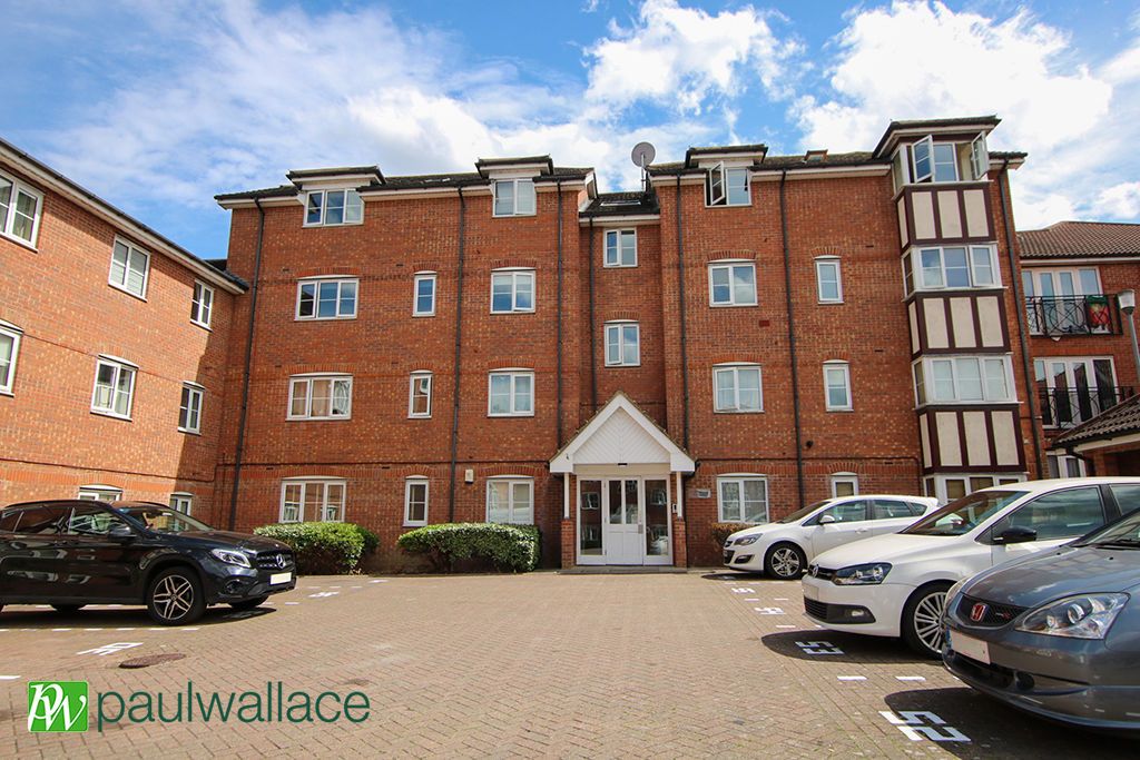 2 bed flat for saleOttawa Court, Turnford EN10