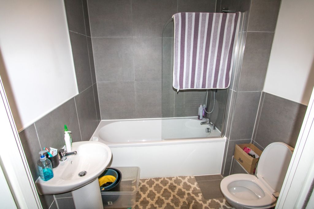 Additional image 5 of 1 bed flat for saleMarsh Parade, Newcastle Under Lyme ST5