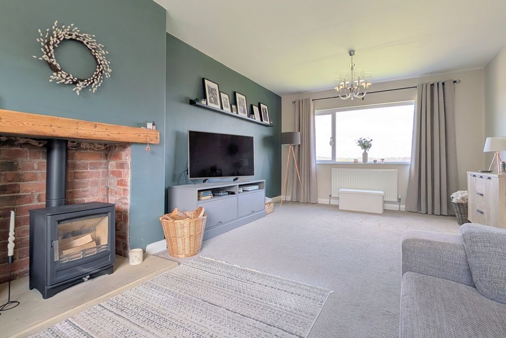 Additional image 6 of 4 bed terraced house for saleLaverock Lane, Brighouse, West Yorkshire HD6