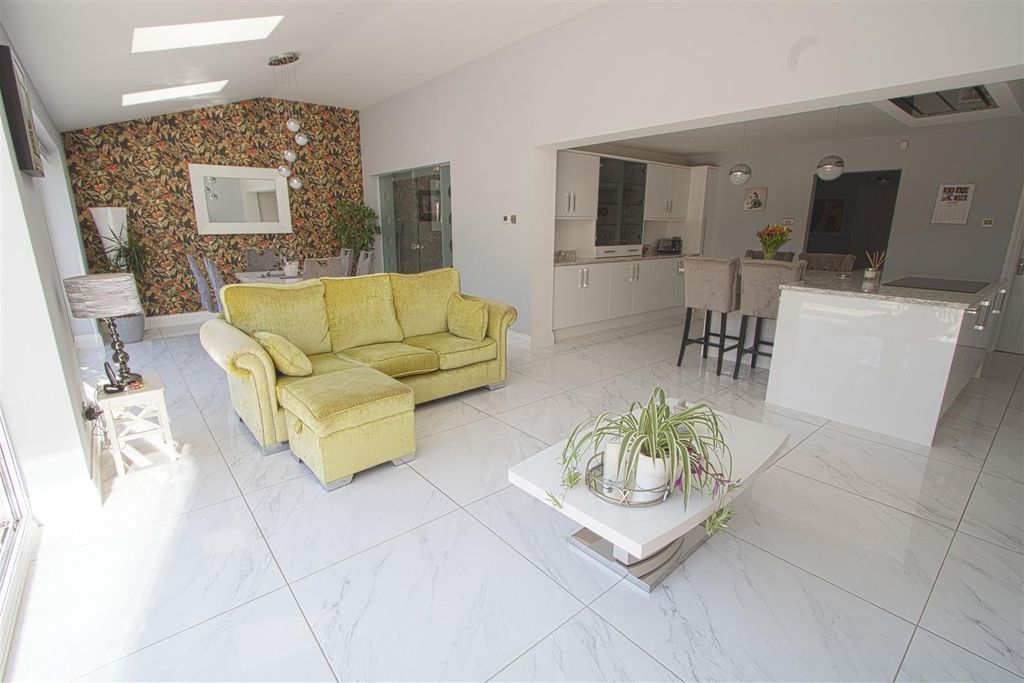 Additional image 5 of 6 bed detached house for saleNorsey Road, Billericay CM11
