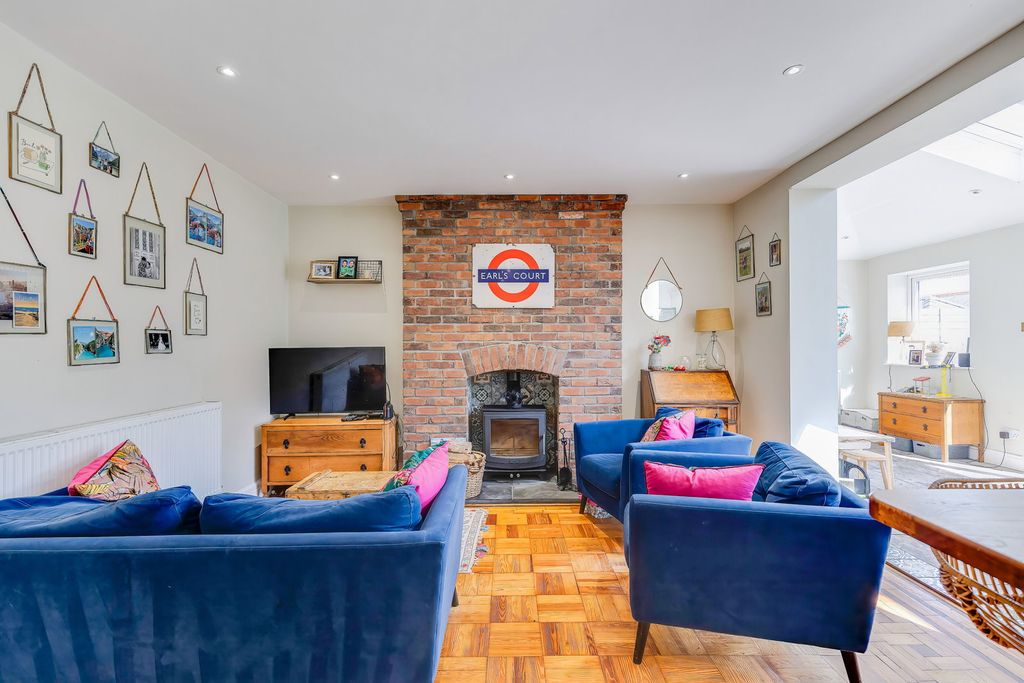 Additional image 9 of 3 bed detached house for saleEarls Court Road, Penylan, Cardiff CF23