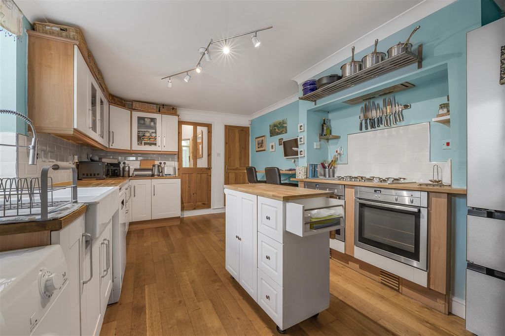Additional image 10 of 4 bed terraced house for saleStacey Road, Cardiff CF24