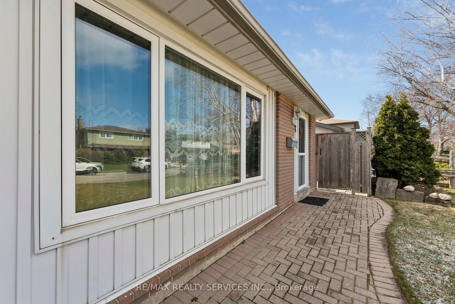 Additional image 4 of 21 Willis Drive, Brampton, ON, L6W 1A8