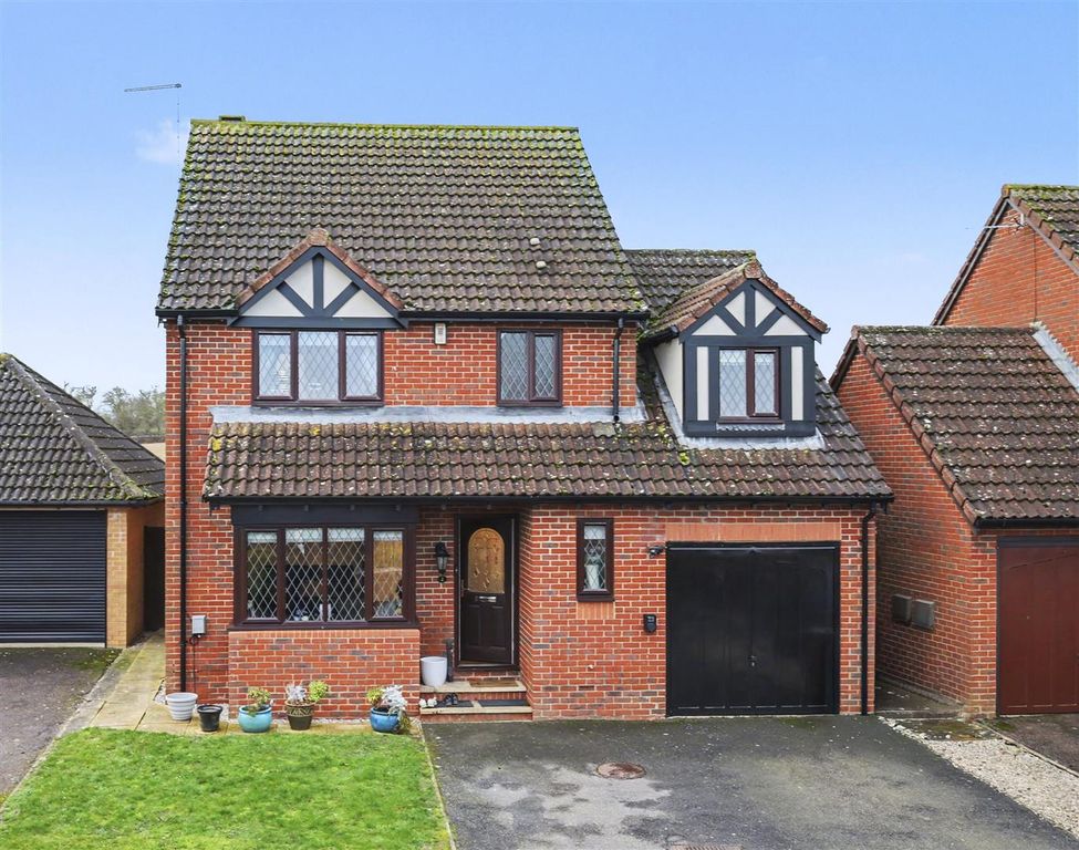 4 bed detached house for saleOak End, Buntingford SG9