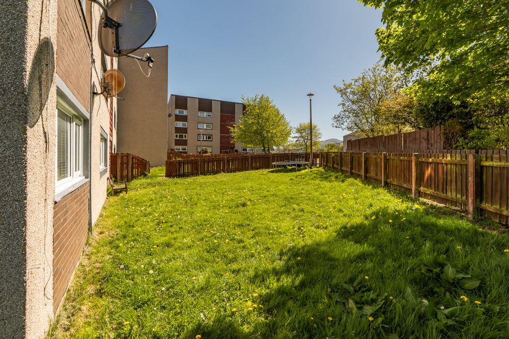 Additional image 14 of 2 bed flat for sale17/2 Calder Drive, Edinburgh EH11