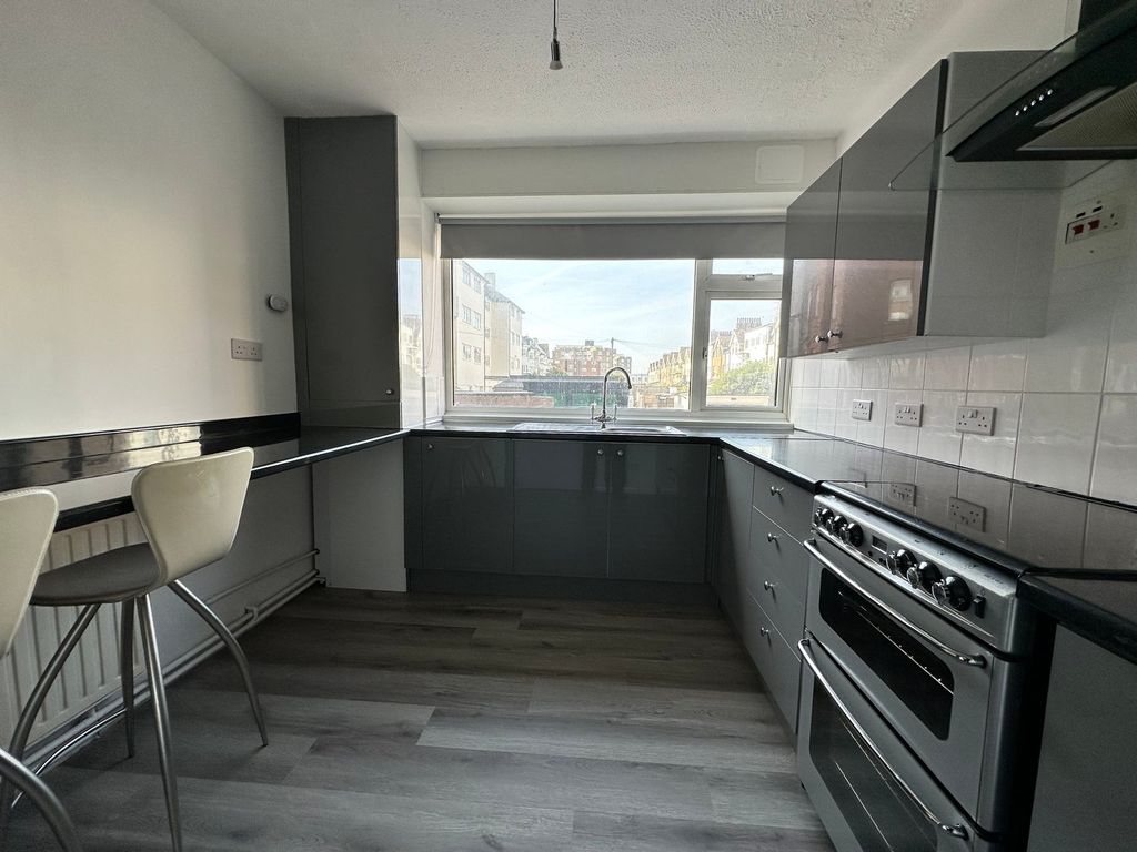Additional image 3 of 2 bed flat for salePark Avenue, Bexhill TN39