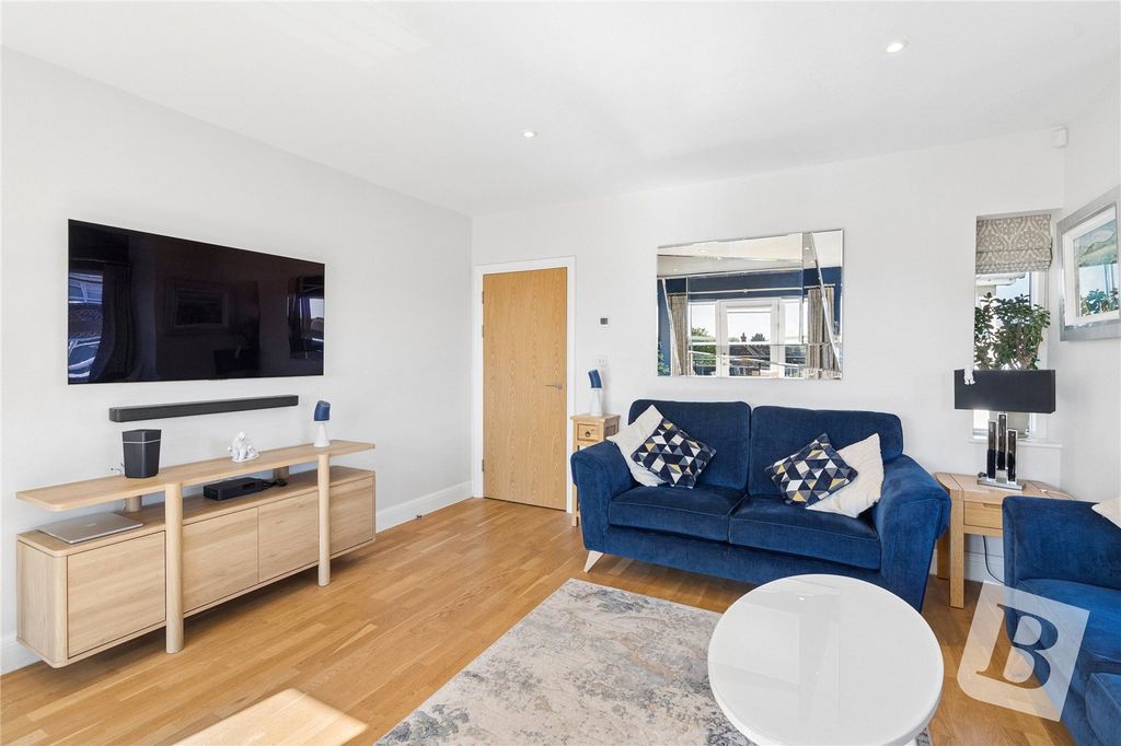 Additional image 12 of 2 bed flat for saleDeyncourt Gardens, Upminster RM14