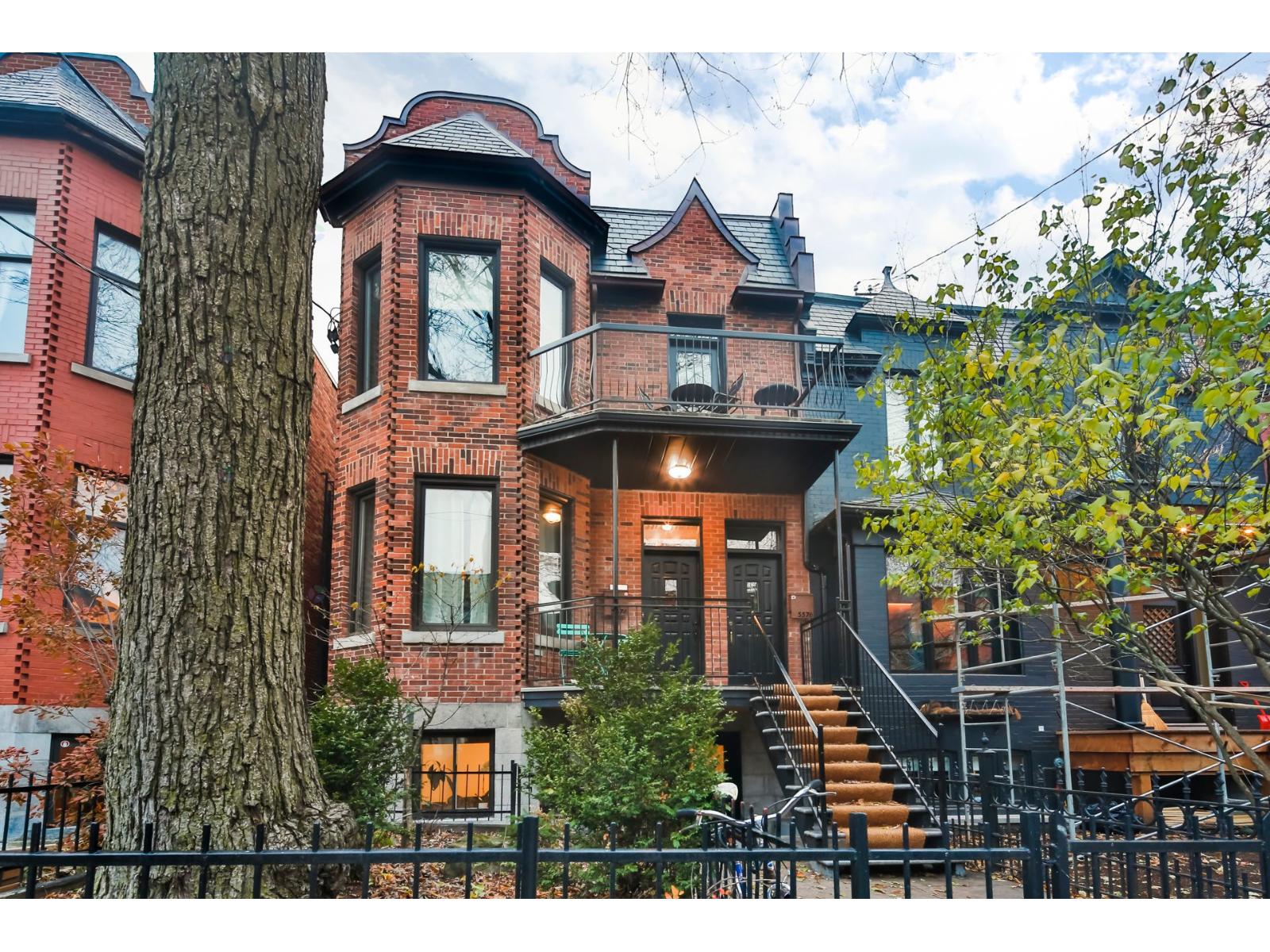 5574 Av. de l'Esplanade