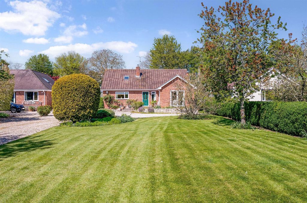 Additional image 20 of 4 bed chalet for saleCattle Lane, Abbotts Ann, Andover SP11