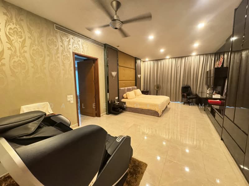Gallop Park Road | Holland Road | Farrer Road photo 3