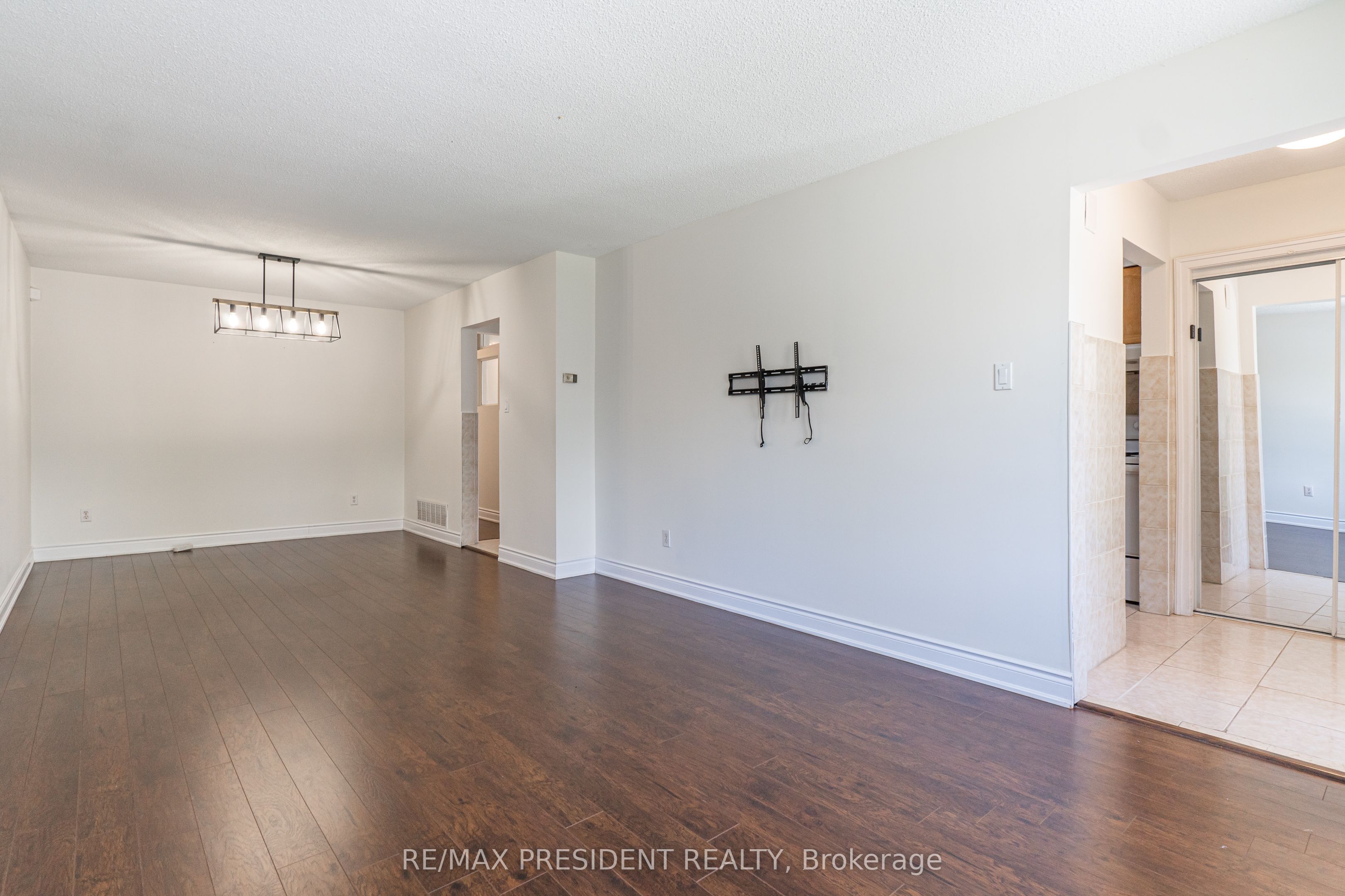 Additional image 6 of (Upper)-17 Manitou Crescent, Brampton, ON, L6S 2Z6