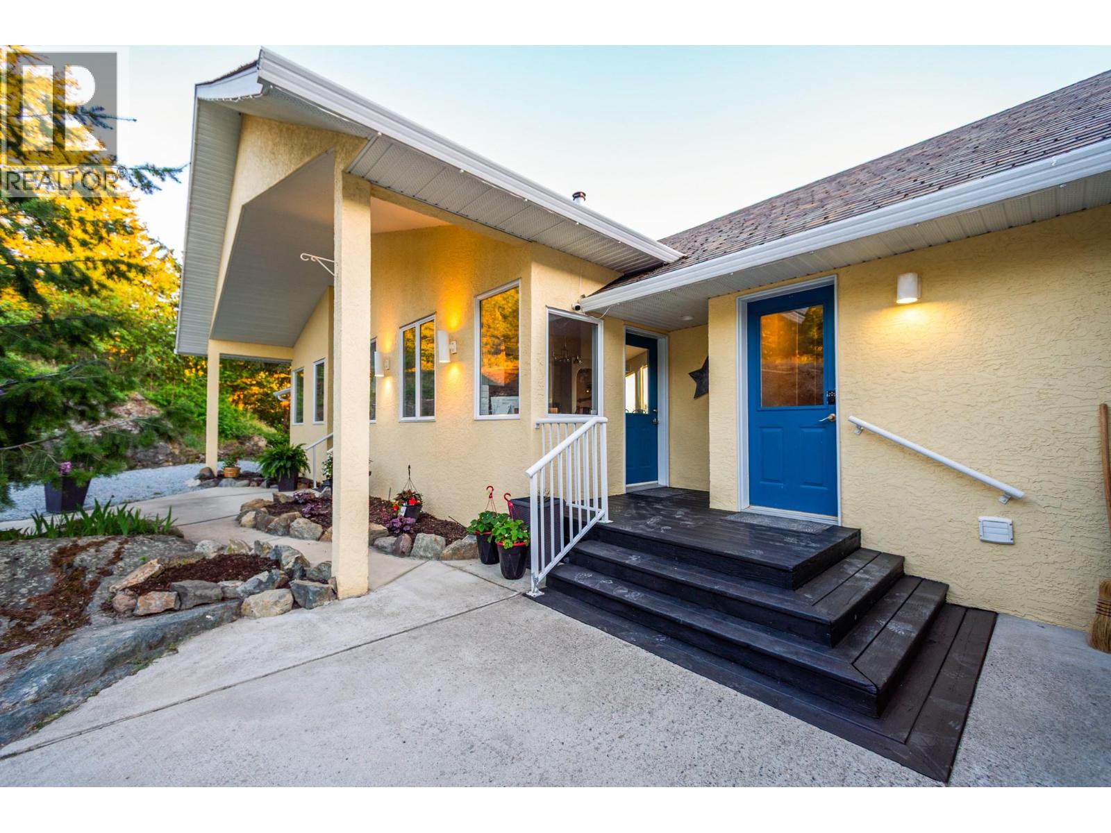 Additional image 3 of 6720 Langley Court, Kelowna, BC, V1P1A4