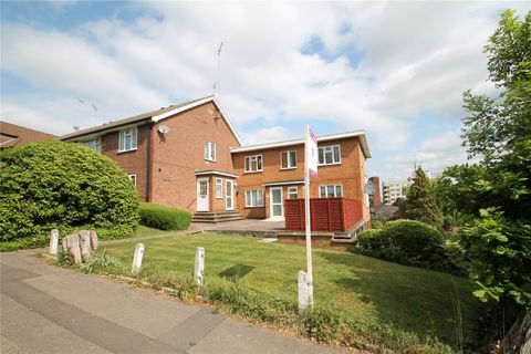 Lyonsdown Road, New Barnet, Barnet EN5