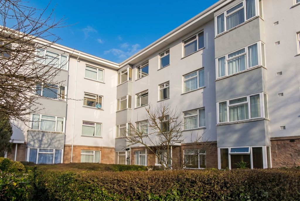 1 bed flat for sale12 Marett Court, Havre Des Pas, St Helier JE2