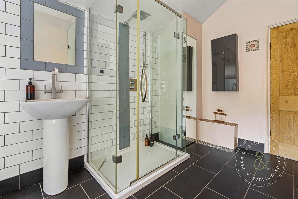 Additional image 38 of 2 bed terraced house for saleMoorland Road, Cardiff CF24