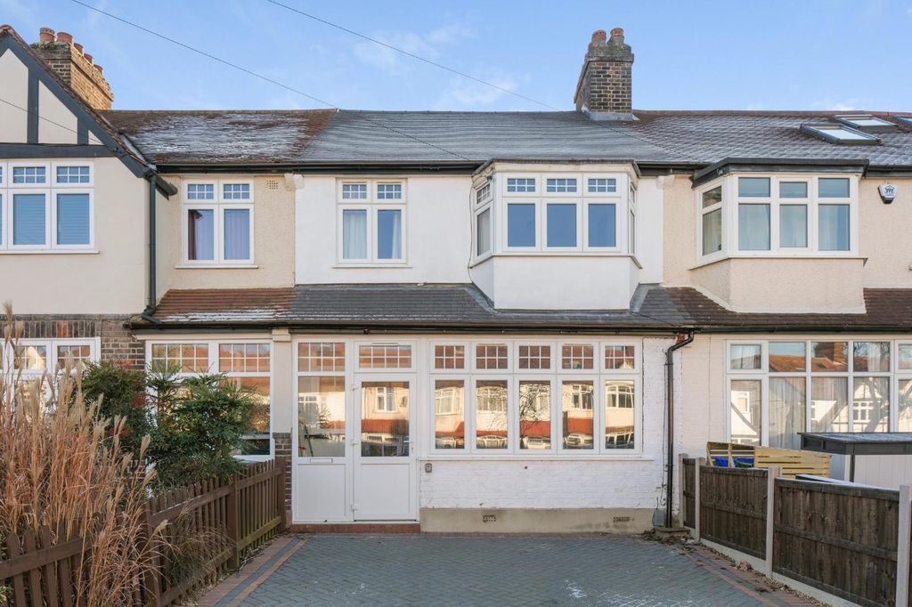 3 bed terraced house for saleAviemore Way, Beckenham BR3
