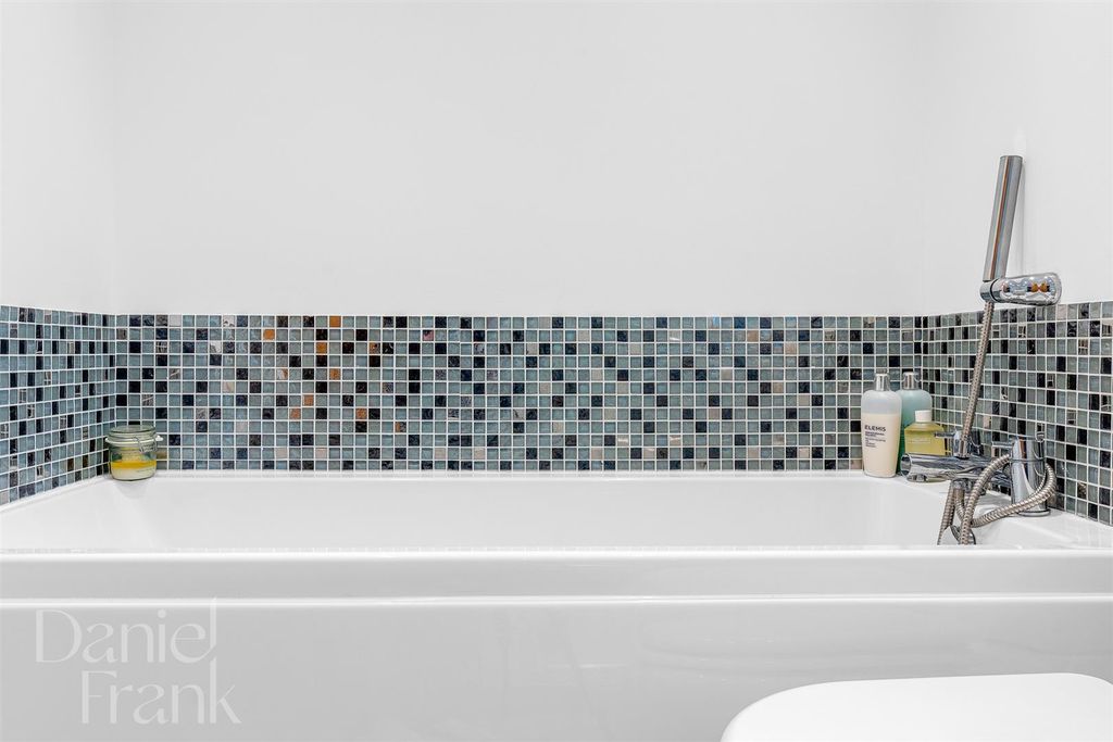 Additional image 27 of 4 bed semi-detached house for saleQueens Road, Buckhurst Hill IG9