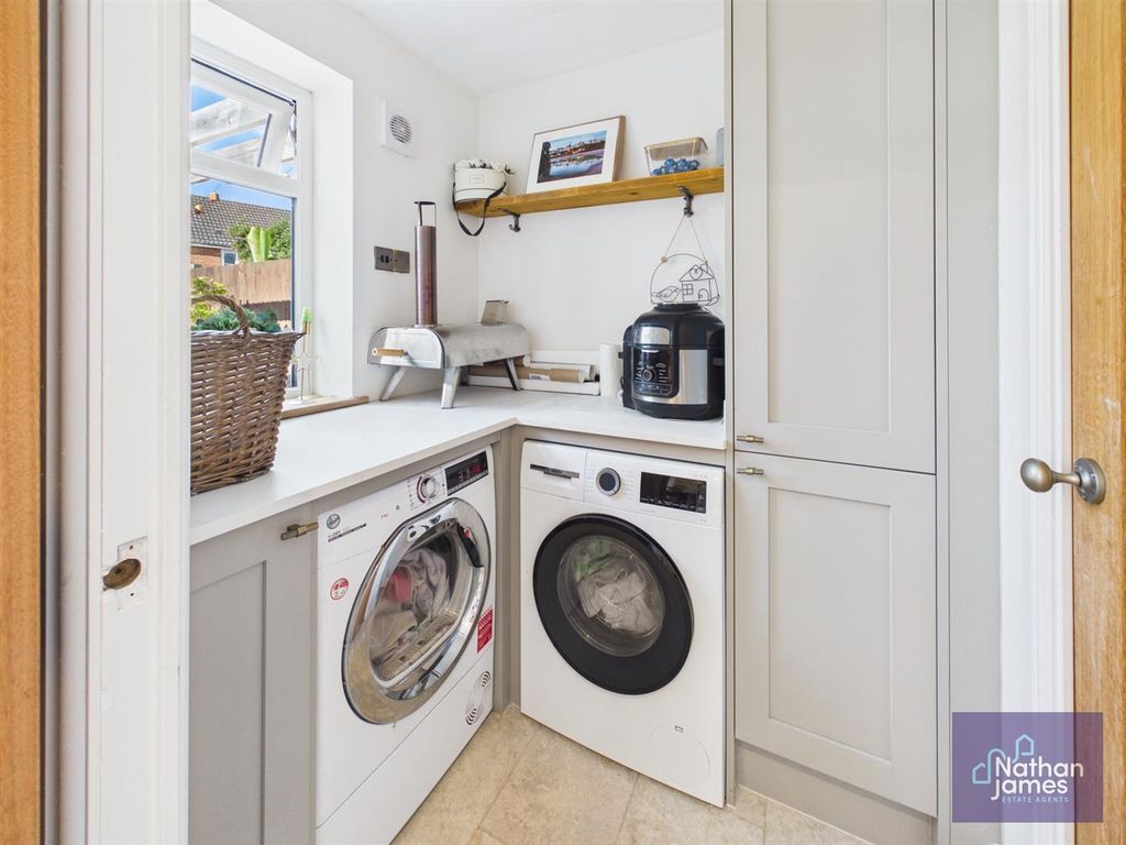 Additional image 8 of 6 bed detached house for saleMartin Close, Rogiet, Caldicot NP26