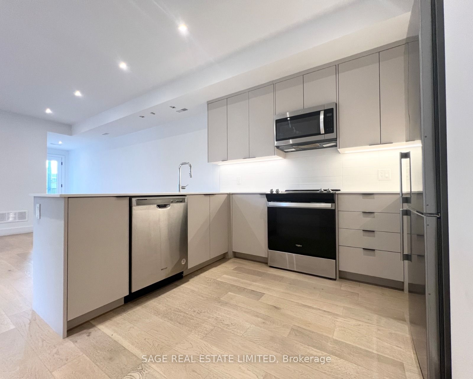 Additional image 4 of 2-909 Castlefield Avenue, Toronto, ON, M6B 1C9