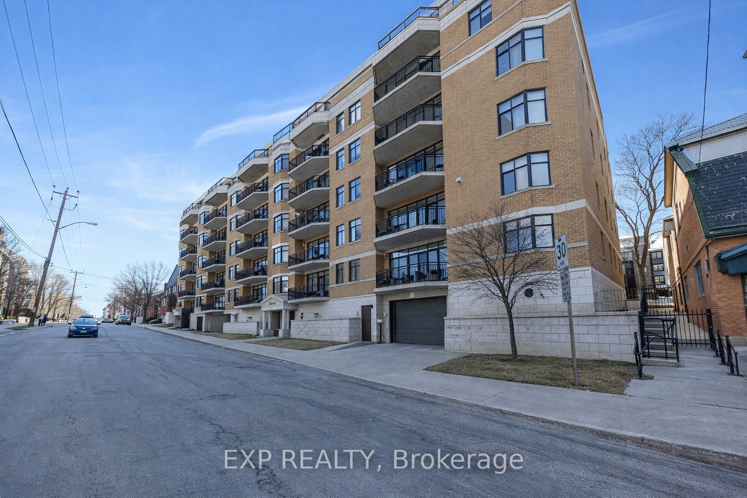 209-260 Besserer Street, Ottawa, ON, K1N 1J3