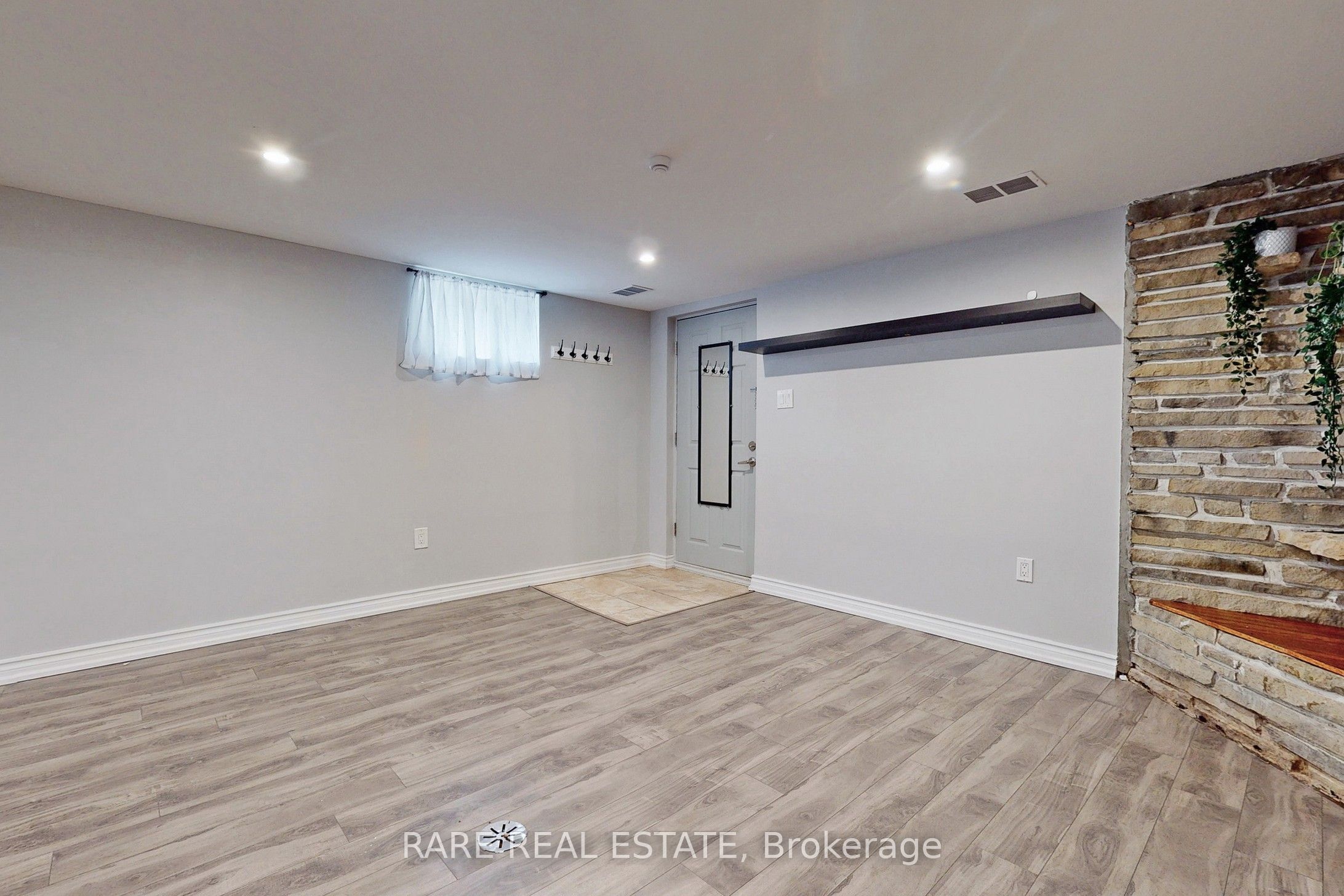 Lower-508 Upper Gage Avenue, Hamilton, ON, L8V 4J5 photo 3