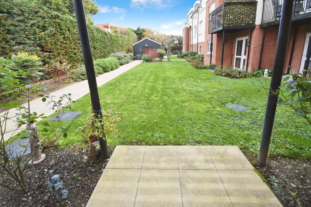 Additional image 17 of 1 bed flat for saleLaindon Road, Billericay CM12