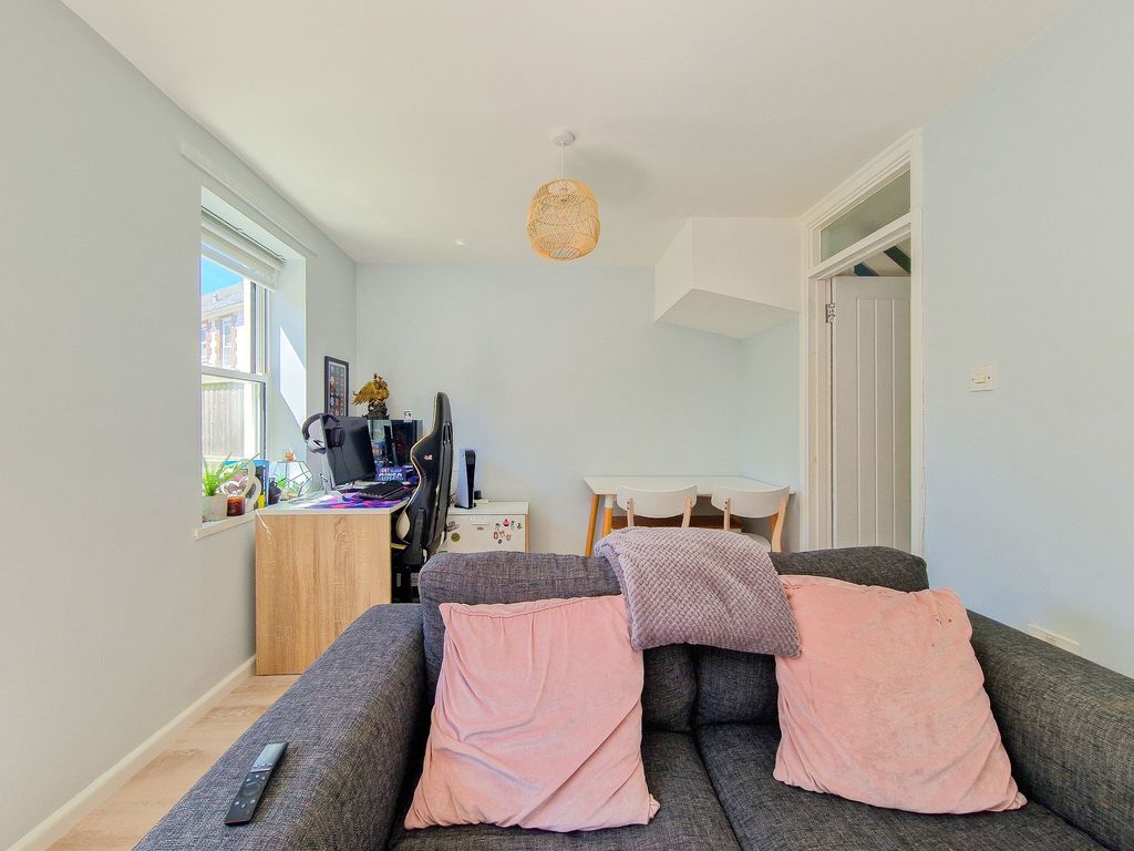 Additional image 12 of 2 bed property for sale27 Orchid Court, St Helier JE2