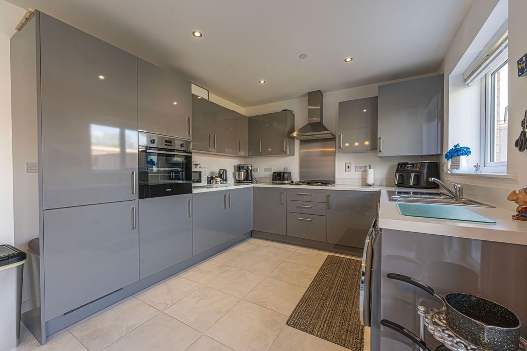 Additional image 6 of 3 bed semi-detached house for saleChapel Field Way, Newport NP19