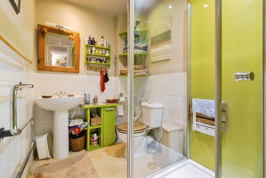 1 bed flat for saleRotherfold, Totnes, Devon TQ9 photo 4