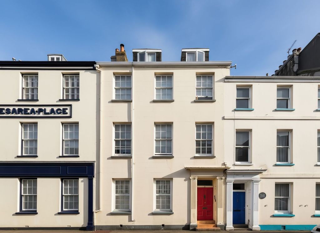 1 bed flat for saleFlat 4, 10 Belmont Road, St Helier JE2